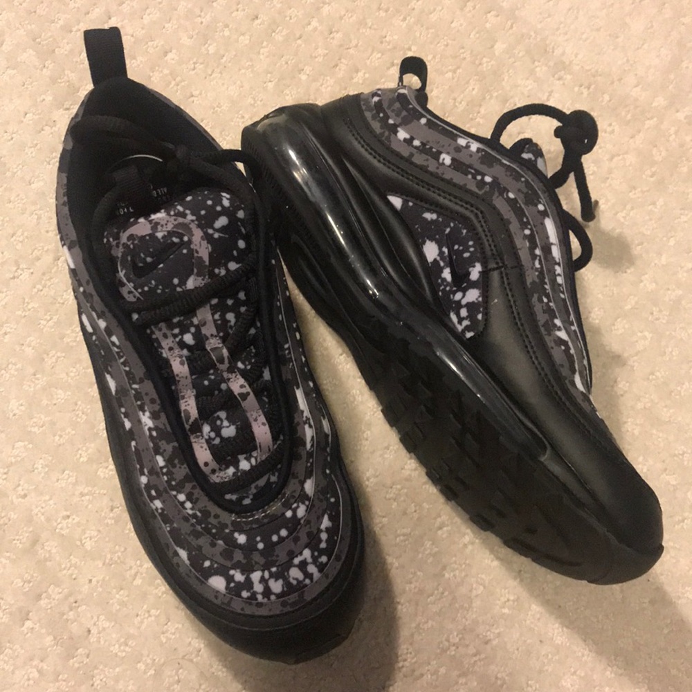 Nike Air max paint splatter size 8.5